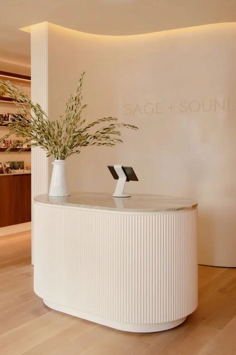 Sage Salon Decor, Nails Studio Design, Wellness Clinic Interior Design, Beauty Spa Interior Design, Wellness Center Design Interiors, Beauty Center Design, Medspa Design, Spa Lobby, Salon Desk