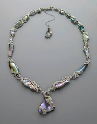 From Naomi Hinds Designs--Find her on Facebook. She makes amazing jewelry! Californian Abalone Pearl & Gem Set Necklace / Mineral Friends <3 Abalone Pearl, Abalone Jewelry, Diy Jewelry Gifts, Purple Chalcedony, Sunset Boulevard, Set Necklace, Best Jewelry Stores, Celtic Jewelry, Jewelry Outfit