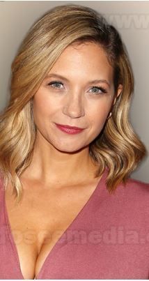 Know Vanessa Ray bio, career, debut, husband, age, height, awards, favorite things, body measurements, ex-husband, dating history, net worth, car collection, address, date of birth, … Vanessa Ray Blue Bloods, Celebrity Measurements, Vanessa Ray, Fascinating Facts, Blue Bloods, Ex Husbands, Pretty Little Liars, Car Collection, Net Worth