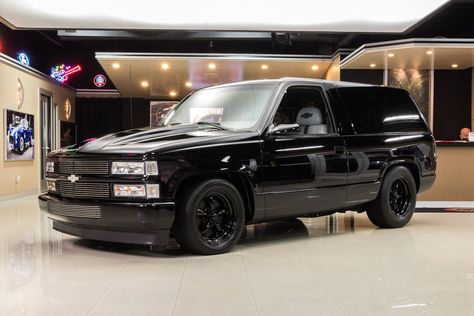 Custom Tahoe! 20k Original Miles, GM 5.7L V8, 4L60E Automatic, 2WD, A/C, Loaded! Custom Tahoe, Tahoe Custom, 2 Door Tahoe, Chevy Girl, Dropped Trucks, Black Truck, Dream Trucks, Lowered Trucks, Custom Chevy Trucks