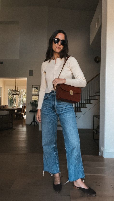 (9 of 9) Cute Daily Outfits Casual, Millenial Mom Outfits, Natalie Borton Style, Early 20s Outfits, Classy Mom Outfits, Mid Rise Jeans Outfit, Classic Mom Style, Cute Mom Outfits, Chic Mom Outfits