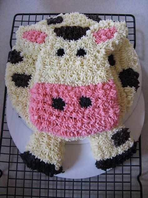 Thrifty Craftin' Mama: Pinterest Country Shower! Cow Birthday Cake, Lion Cake, Cow Cake, Lamb Cake, Cow Birthday Parties, Cow Cakes, Farm Cake, Cow Birthday, Barnyard Birthday