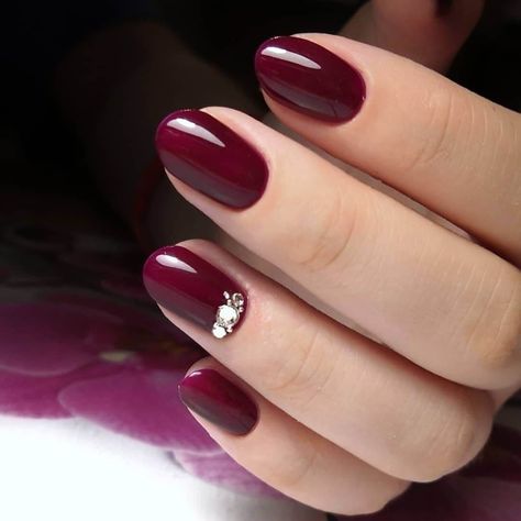 Maroon Nail Art, Maroon Nail Designs, Emerald Nails, Opal Nails, Maroon Nails, Nagellack Trends, September Nails, Summer Nail Art, October Nails