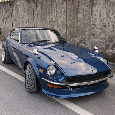 240z Datsun, Initial D Car, Nissan Z Cars, Datsun 510, Nissan Z, Datsun 240z, Cool Car Pictures, Nissan Cars, Weird Cars