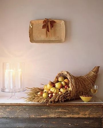 DIY Cornucopia Step-by-Step Thanksgiving Decoration Ideas, Aesthetic Thanksgiving, Diy Thanksgiving Centerpieces, Cornucopia Centerpiece, Cornucopia Basket, Thanksgiving Cornucopia, Creative Aesthetic, Thanksgiving Decorations Diy, Fall Flower Arrangements