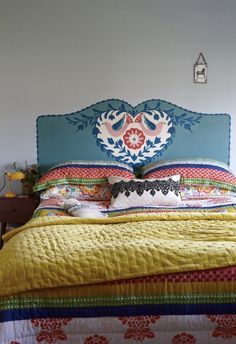 Painted Headboard, Diy Headboards, Magical Places, Bedroom Inspirations, Home Bedroom, House Colors, Painted Furniture, Folk Art, Rum