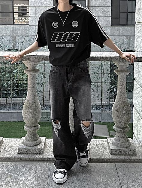 Mens Street Fashion Korea, Korean Men’s Streetwear, Asian Streetwear Men Summer, Kpop Male Outfits Inspiration, Men Kpop Outfit, Korean Male Style, Acubi Outfits Men, Acubi Men Outfit, Kpop Men Fashion