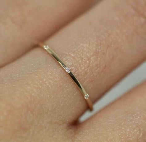 Rings Aesthetic Gold, Engagement Rings Simple, Grunge Ring, خواتم خطوبة, Gold Ring Jewelry, Hand Jewelry Rings, Aesthetic Gold, Rings Aesthetic, Woman Ring