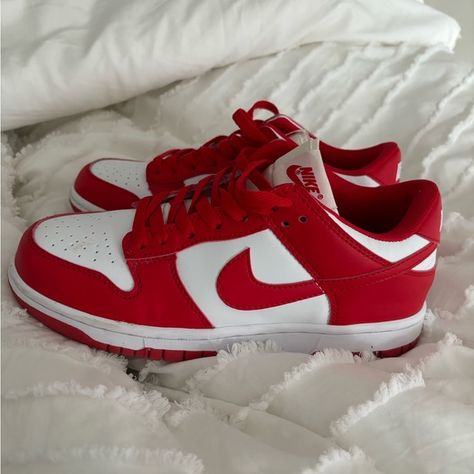 Red Nike Dunk Lows Red Dunks, F1 Outfit, Nike Dunk Lows, Fire Shoes, Dunk Lows, Pretty Sneakers, Shoes For School, Back To School Shoes, Trendy Shoes Sneakers