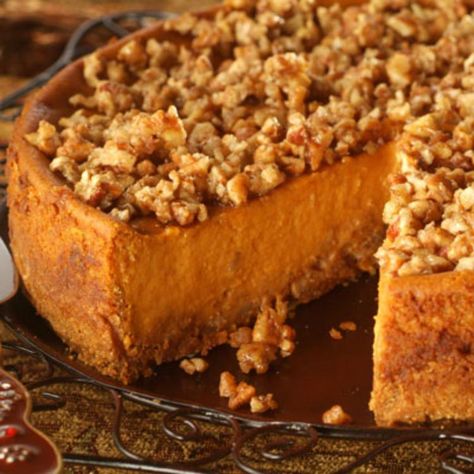 Praline Cheesecake, Pumpkin Praline, Caramelized Walnuts, Sweet Potato Cheesecake, Special Desserts, Think Food, Pumpkin Dessert, Fall Desserts, Healthy Dessert Recipes