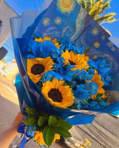 Boquette Flowers, Flower Gift Ideas, Sunflower Wallpaper, Nothing But Flowers, Flowers Bouquet Gift, Blue Bouquet, Flower Therapy, Beautiful Bouquet Of Flowers, Pretty Plants