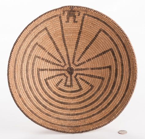 Lot 386: Pima Tray Basket, Man in the Maze Design Man In The Maze, Native American Quilt, Basket Willow, Tray Basket, Maze Design, Native American Baskets, Native American Artifacts, Basket Design, Pottery Designs