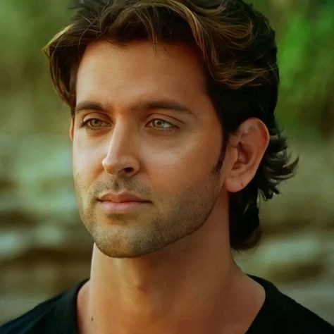 Hritik Raushan Hairstyle, Hrithik Roshan Aesthetic, Krrish Movie, Hritik Raushan, Hrithik Roshan Hairstyle, Dhoom 2, King Kong Skull Island, Young Men Haircuts, Custom Portrait Illustration