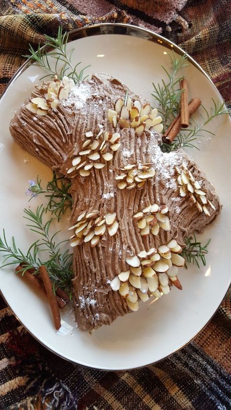 Pretty Christmas Dessert, Noel Cake, Mocha Buttercream, Vegan Christmas Desserts, Christmas Yule Log, Mousse Filling, Yule Log Cake, Favorite Christmas Recipes, Vegan Christmas Recipes