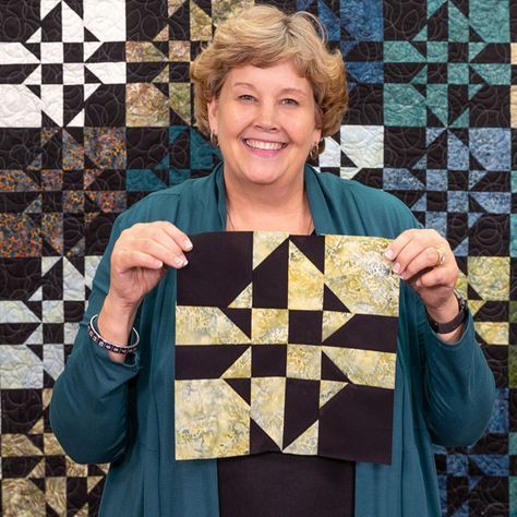 Watch as Jenny Doan puts together a simple quilt block, chops it into pieces, rearranges those pieces, and stitches them back together to create this stunning new block! Click the link for the free tutorial to follow along with Jenny and create your very own Disappearing Hourglass Crazy Eight Quilt! #Quilting #Quiltpattern #Quilt #Tutorial #Freetutorial #MissouriStarQuiltCo #JennyDoan #DIY #Sewing #Crafting Winding Path Quilt Pattern, Disappearing Quilt Block Patterns, Quilt Patterns Free Missouri Star Quilt, Disappearing Hourglass Quilt Pattern, Disappearing Quilt Blocks, Mens Quilts, Disappearing Hourglass, Missouri Star Quilt Pattern, Disappearing Blocks