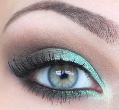 Seafoam green eye makeup Eyeliner Glitter, Pretty Eye Makeup, Makeup 101, Smink Inspiration, Hayden Panettiere, Mac Eyeshadow, Makeup Hacks, Makeup For Green Eyes, Eye Make