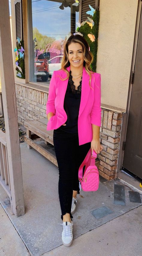 What To Wear With Pink Blazer, Pink Blazer Outfit Work, Barbie Outfit Ideas For Women, Hot Pink Blazer Outfit, Pink Blazers, Pink Blazer Outfit, Blazer With Shorts, Blazer Outfit Ideas, Light Pink Blazers