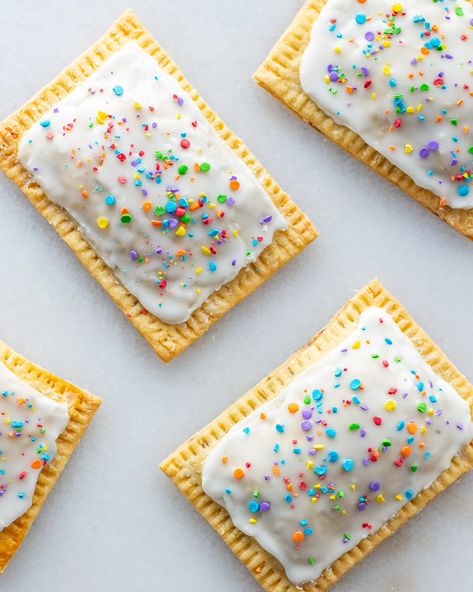 Blueberry Poptart, Breakfast Tarts, Sugar Spun Run, Poptart Recipe, Breakfast Tart, Strawberry Pop Tart, Diy Breakfast, Homemade Strawberry Jam, Vanilla Icing