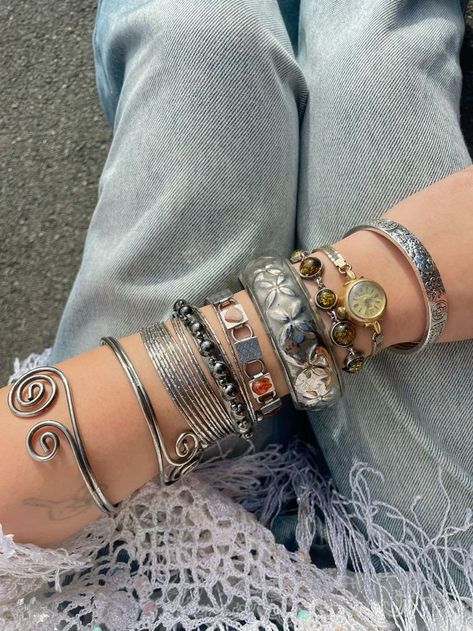 Silver Jewelry Stack Bracelets, Silver Bangle Stack, Stacked Jewelry Bracelets, Vintage Silver Bracelets, Cool Jewelry Aesthetic, Vintage Bracelets Silver, Silver Maximalist Jewelry, Jewelry Making Inspiration, Jewelry Aesthetic Bracelets