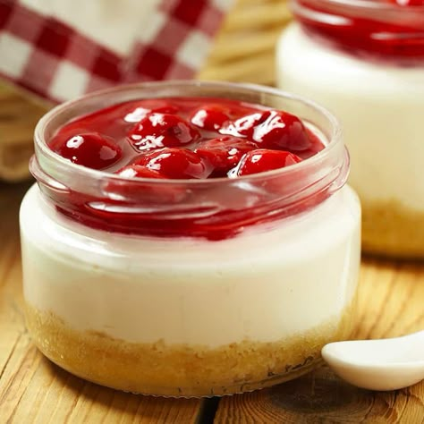 Cheesecake Trifle, Mason Jar Desserts, Cooking Panda, Cheesecake In A Jar, New York Style Cheesecake, Dessert In A Jar, Sous Vide Recipes, Cake Decoration Ideas, Romantic Meals