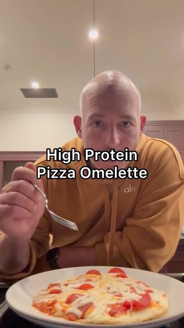 Harley Pasternak MSc, Hon Kin, ACSM, CSEP on Instagram: "Craving pizza? Don’t sleep on this pizza omelette recipe! It’s so easy, and a great way to get in your protein. Here’s the ingredients: - 2 whole eggs - 2-3 egg whites - tomato sauce (i used @raoshomemade) - mozzarella - turkey pepperoni (or any protein of your choice)   ⠀⠀⠀⠀⠀⠀⠀⠀⠀⠀⠀⠀   ⠀⠀⠀⠀⠀⠀⠀⠀⠀⠀⠀⠀ #harleypasternak #healthypizzarecipe #highproteinmeals #healthyliving #healthydinnerideas" Pepperoni Breakfast, Egg Pizza Recipes, Egg Pizza Breakfast, Pizza Omelette, Harley Pasternak, Egg Pizza, Protein Pizza, Healthy Pizza Recipes, Egg White Protein