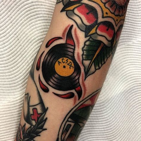 pin//miabell07 Traditional Tattoo Music, Traditional Tattoo Gap Fillers, Filler Tattoo Designs, Traditional Tattoo Filler, Filler Tattoo Ideas, Gap Filler Tattoo, Gotik Tattoo, Tattoo Sleeve Filler, Filler Tattoo