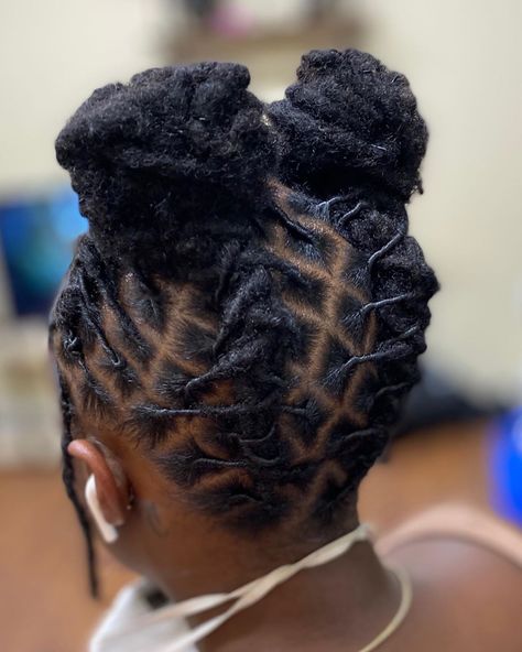 Kids Dreads, Short Dreadlocks Styles, Dreads Styles For Women, Loc Hairstyles, Beautiful Dreadlocks, Short Locs Hairstyles, Faux Locs Hairstyles, Dreadlock Style, Dreadlock Styles