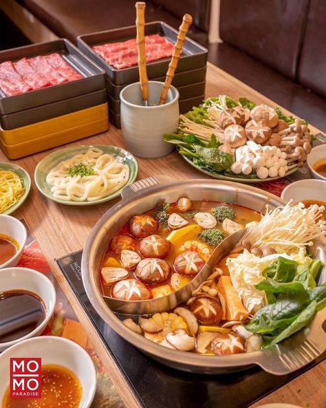 Momo paradise hotpot Hotpot Japanese, Hotpot Aesthetic, Hotpot Photography, Japanese Shabu Shabu, Japanese Sukiyaki, Asian Hot Pot Recipe, Japanese Hotpot, Shabu Shabu Recipe, Chinese Hotpot