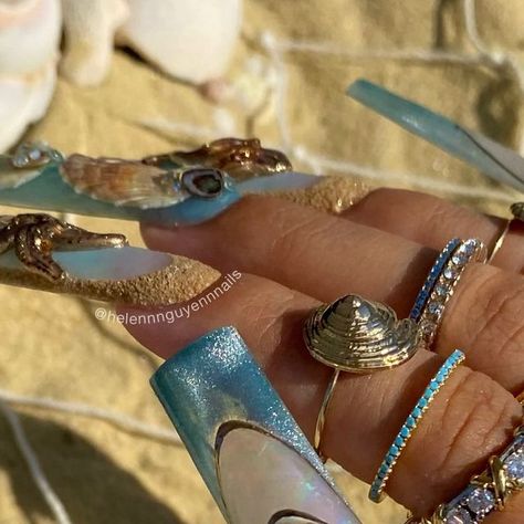 helennnguyennnails on Instagram: "🪸Calling these 𝓢𝓮𝓪𝓯𝓸𝓸𝓭 cause I ate them up🌊🐚

On me, by me🪼
Hand sculpted starfish, sand dollar, and seahorse using 4 in 1 Glux Gel in ear from @makartt_official topped off with Bronze Chrome from  @daily_charme 

Find me @revisebeauty 🦀

#gelnails #seashellnails #summernails #vacationnails #summerdesign #fyp #3Dnails #sculpted  #viral #viralpost #nails2inspire#beachnails #chromenails #cateyenails #mattenails #taperedsquare #seaglass #cutenailsinspo #aura #airbrushnails #fypシ" Seashell Nails, Airbrush Nails, Vacation Nails, Cat Eye Nails, Sand Dollar, Summer Design, Matte Nails, Chrome Nails, 3d Nails