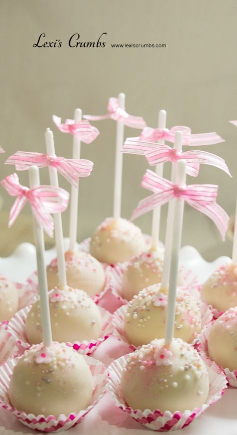 Cake Pops Baby Shower Girl, Easter Bunny Cake Pops, Shabby Chic Cookies, Bunny Cake Pops, Kids Christmas Treats, White Cake Pops, Pink Cake Pops, 1st Bday Cake, Easter Bunny Cake