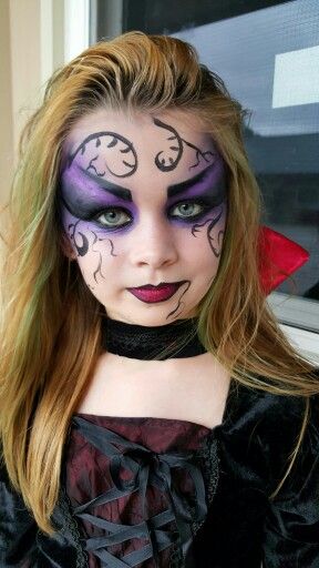 Countess dracula face paint Vampire Face Painting, Dracula Face Paint, Vampire Face Paint, Draculaura Makeup, Countess Dracula, Face Painting For Kids, Maleficent Makeup, Vampire Face, Girl Face Painting