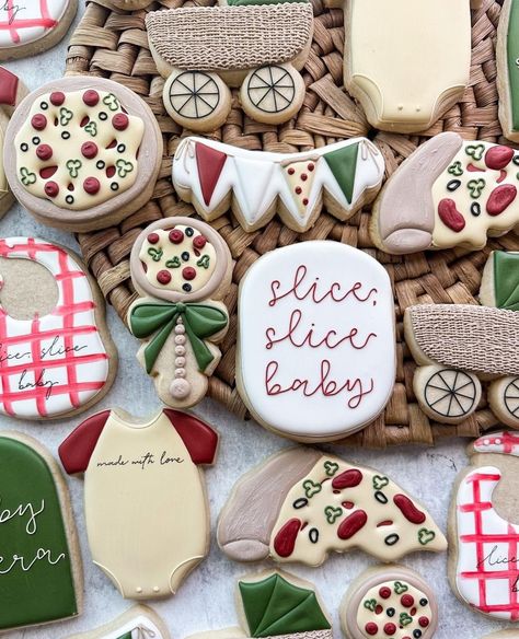 Italian Baby Showers, Slice Slice Baby, Baby Pizza, April Baby Shower, Italian Party, Italian Theme, Pizza Cake, Baby Shower Desserts, Baby Cookies