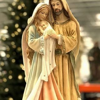 Dr. Brian Kiczek (@therosarydoctor) • Instagram photos and videos Jesus And Mary, Catholic Pictures, A Child Is Born, Christmas Nativity Scene, Heart Of Jesus, Holy Family, Catholic Art, Jesus Pictures, Christmas Nativity