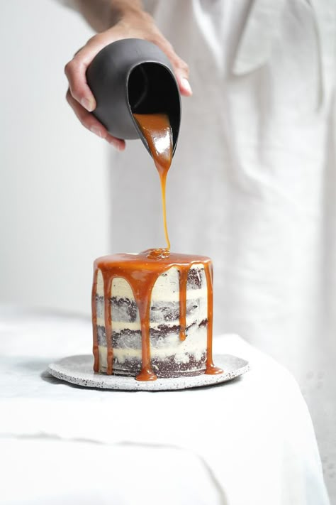 Chocolate Salted Caramel Brownie Cake + Fresh Figs | The Polka Dotter Salted Caramel Brownie, Brownie Vegan, Salted Caramels, Salted Caramel Brownies, Dessert Photography, Caramel Brownies, Gingerbread Cake, Cake Photography, Brownie Cake