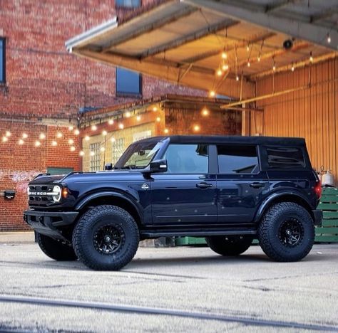 Black Ford Bronco, Bronco 2023, Ford Bronco Concept, Bronco Concept, Bronco Car, New Bronco, Classic Bronco, Lowrider Trucks, Ford Suv