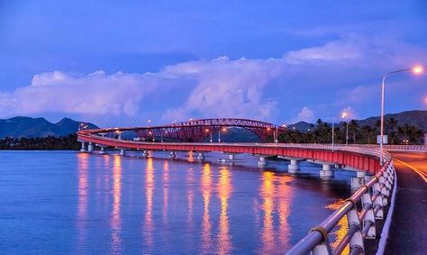 At night in San Juanico Bridge.. Philippines Longest Bridge San Juanico Bridge Philippines, San Juanico Bridge, Philippines Landscape, Rizal Park, Philippines Cities, Taal Volcano, Emo Anime, Ocean Park, Manila Philippines