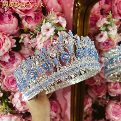 Book you appointment to say yes to your dream dress at Moda2000 👑Instagram: @moda2000inc (714)774-7537 Xv Crowns, Quinceañera Crowns, Tiffany Blue Quinceanera, Xv Hairstyles, Baby Blue Quince, Quince Accessories, Light Blue Crown, Cinderella Quince, Quince Crowns