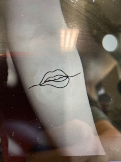 Phoebe Bridgers Tattoo I Know The End, Phoebe Bridgers Barbed Wire Tattoo, Lip Tattoos, Single Line, Tattoo Ideas, Lips, Tattoos, Quick Saves