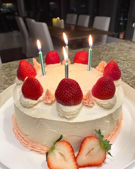 Hello Kitty + Animal Crossing inspired homemade Vanilla Pudding Custard Cake 🍓 🎂 💕🍰 🍃 - This cake came to mind after baking a bunch for Turkey Day on my Animal Crossing island 😋 - - - #hellokitty #keroppi #dessert #homemade #animalcrossing #animalcrossingnewhorizons #animalcrossingcommunity #kawaii #japan #birthdaycake Keroppi Dessert, Acnh Birthday Cake, Animal Crossing Birthday Cake, Hello Kitty Animal Crossing, Animal Crossing Birthday Party, Animal Crossing Cake, Pudding Custard, Homemade Vanilla Pudding, Dessert Homemade