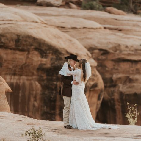 This couple couldn’t decide between the stunning red rock landscapes of Moab and the breathtaking mountain views of Grand Teton National Park, so they chose to have the best of both worlds! They did their first look surrounded by the dramatic desert scenery in Moab before heading to Grand Teton for their intimate wedding ceremony. It was the perfect compromise, allowing them to celebrate in two locations that mean so much to them. They are the most genuine souls, and I feel so incredibly luck... Saguaro National Park Wedding, Desert Scenery, Saguaro National Park, Wedding Portrait Poses, Intimate Wedding Ceremony, National Park Wedding, Park Wedding, Portrait Poses, Wedding Portrait