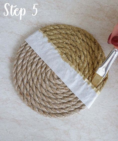 Quick And Easy Diy Farmhouse Christmas Coasters 6 Fabric Rope Coasters Diy, Braided Coasters Diy, Twine Coasters Diy, Rope Coasters Diy Tutorials, Rope Trivet Diy, Jute Coasters Diy, Handmade Coasters Ideas, Diy Coasters Wooden, Rope Coasters Diy