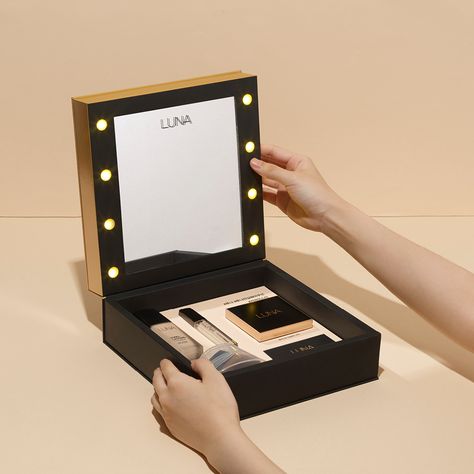 Pr Kit Ideas, Box For Makeup, Pr Boxes, Beauty Gift Box, Pr Kit, Makeup Stand, Mirror With Led Lights, Mini Makeup, Cosmetic Packaging