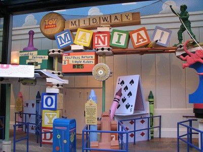 Toy Story Midway Mania, Walt Disney World - LaughingPlace.com: Disney World, Disneyland and More Christmas Toyland, Toy Story Decorations, Homecoming Floats, Toy Story Halloween, Toy Story Party Decorations, Toy Story Theme, Toys Land, Toy Story Birthday Party, Parade Float