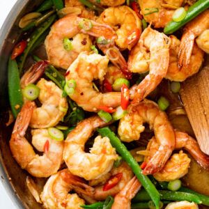 20-minute Shrimp Stir Fry - Simply Delicious Stir Fry Shrimp Recipes, Fried Pasta, Gluten Free Chilli, Calamari Recipes, Keto Seafood, Shrimp Sausage, Shrimp Stir Fry, Shrimp Recipes Healthy, Smoked Cooking