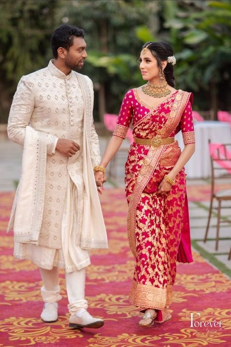 Shalu Saree For Bride With Groom, Wedding Shalu Saree, Marathi Bride Shalu Saree, Vidhi Look For Bride And Groom, Engagement Dress Red, Marathi Wedding Outfit, Shalu Saree For Bride, Bride Engagement Outfit Indian, Marathi Groom Outfit