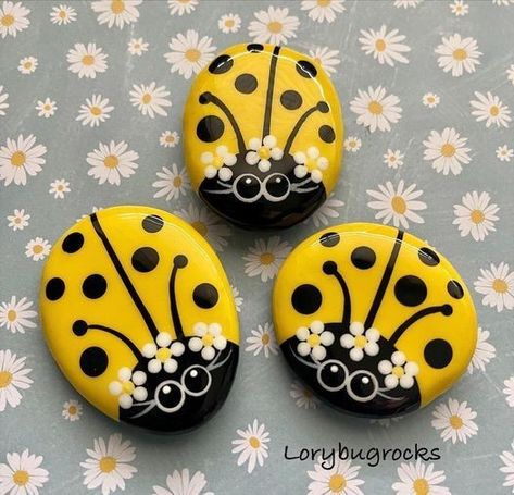 Lady Bug Painted Rocks, Ladybug Rocks, Garden Rock Art, Simple Things In Life, Diy Rock Art, Painted Rock Animals, Ladybug Art, Stone Art Painting, Painted Rocks Kids