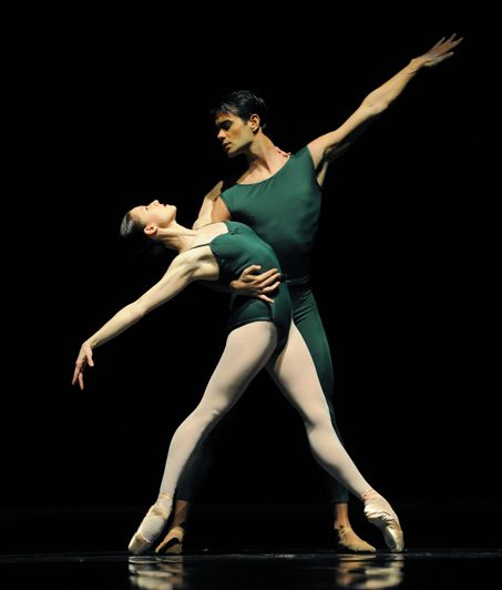 San Francisco Ballet's Sofiane Sylve and Vito Mazzeo - photo by Erik Tomasson Ballet Couple, San Francisco Ballet, Ballet Pictures, Dancer Pose, Ballet Beauty, Ballet Performances, Dance Images, Ballet Poses, City Ballet