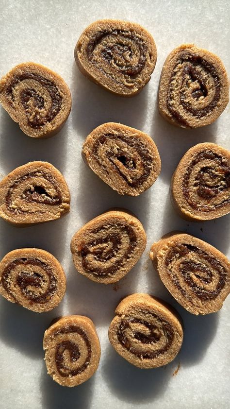 Raw Vegan Cinnamon Rolls | Elissa Goodman Gluten Free Vegan Cinnamon Rolls Recipe, Healthy Vegan Cinnamon Rolls, Erewhon Raw Cinnamon Roll, Erewhon Cinnamon Roll Recipe, My New Roots, Raw Vegan Cinnamon Rolls, Raw Vegan Sweets, Erewhon Cinnamon Roll, Raw Cinnamon Rolls