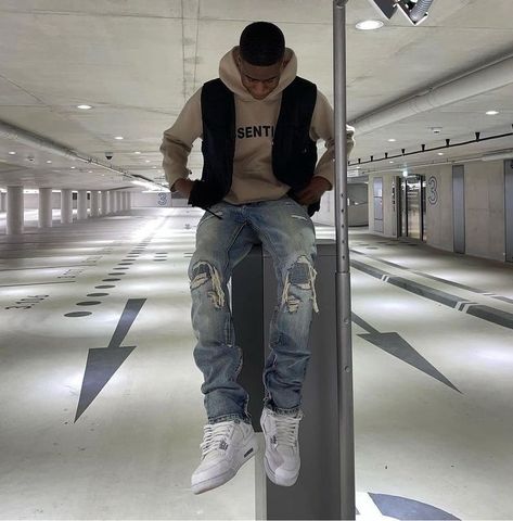 Neutral Aesthetic Outfits Men, Shoes Men Outfit, Blue Jeans Outfit Men, Men Streetwear Outfits, Male Streetwear, Looks Hip Hop, Black Outfit Men, Streetwear Ideas, Jeans Outfit Men