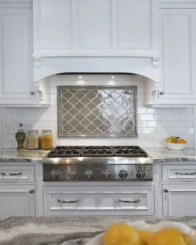 Kitchen Backsplash Ideas Farmhouse, Behind Stove Backsplash, Modern Farmhouse Kitchen Backsplash, Farmhouse Kitchen Backsplash Ideas, Diy Tile Backsplash, Trendy Kitchen Tile, Kitchen Hood Design, Trendy Kitchen Backsplash, Farmhouse Kitchen Backsplash